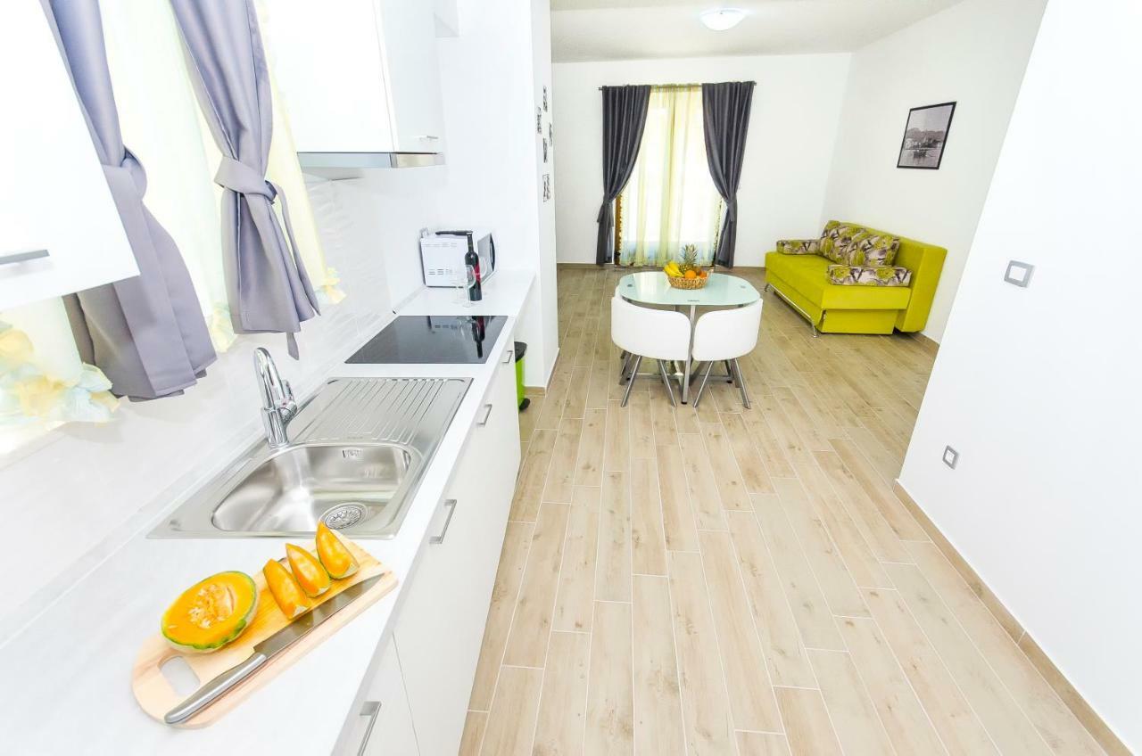 Apartments Keli Kastela Bagian luar foto
