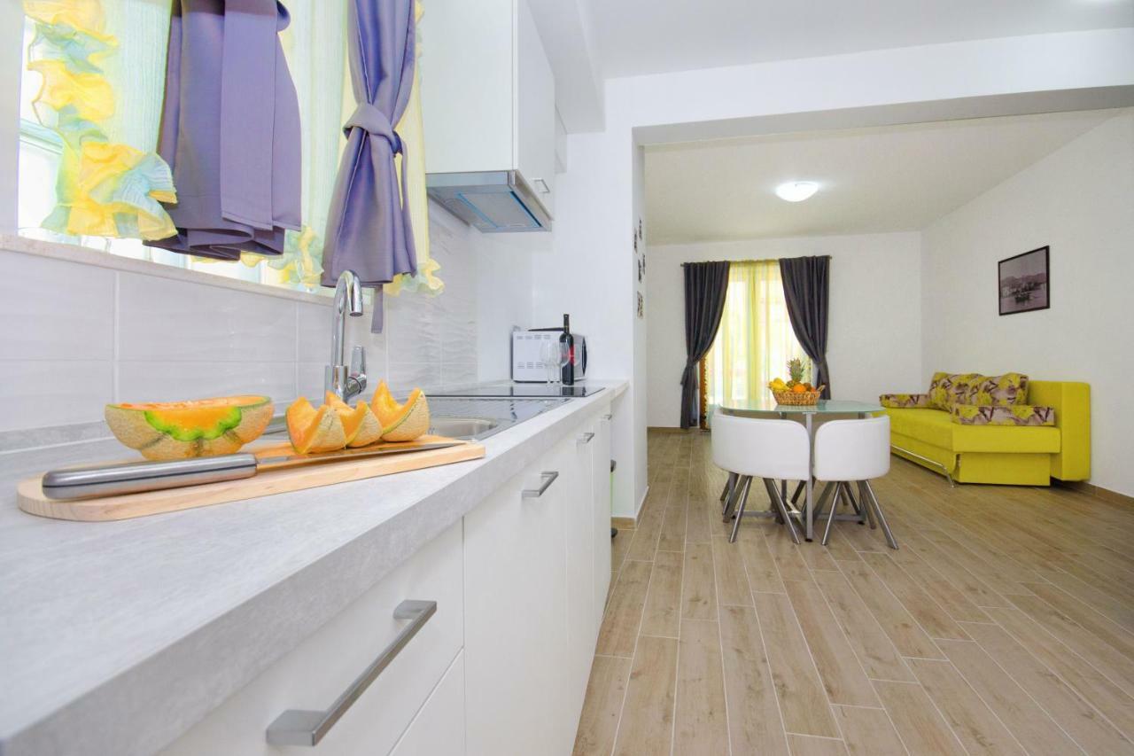Apartments Keli Kastela Bagian luar foto