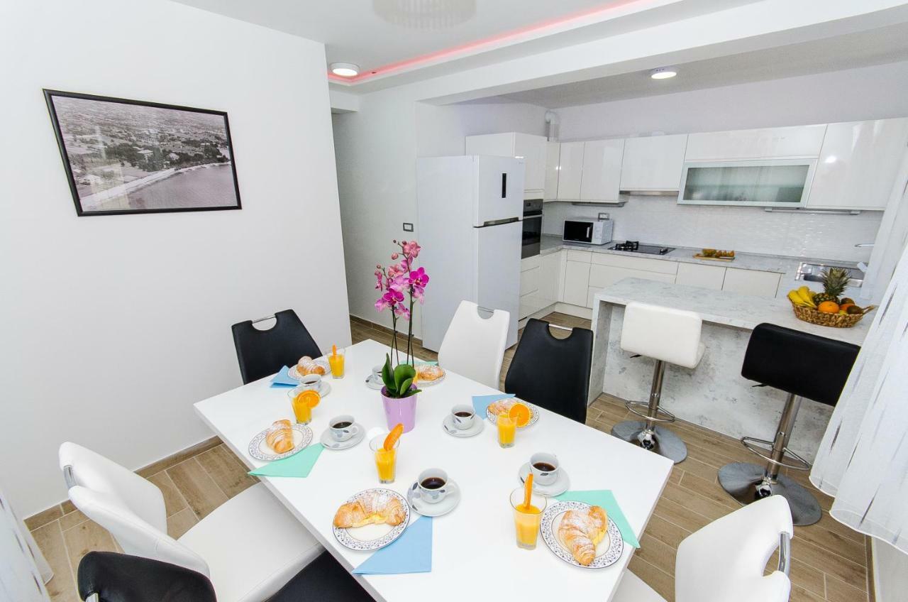 Apartments Keli Kastela Bagian luar foto