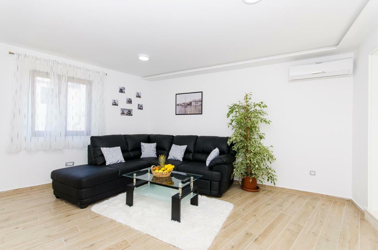 Apartments Keli Kastela Bagian luar foto