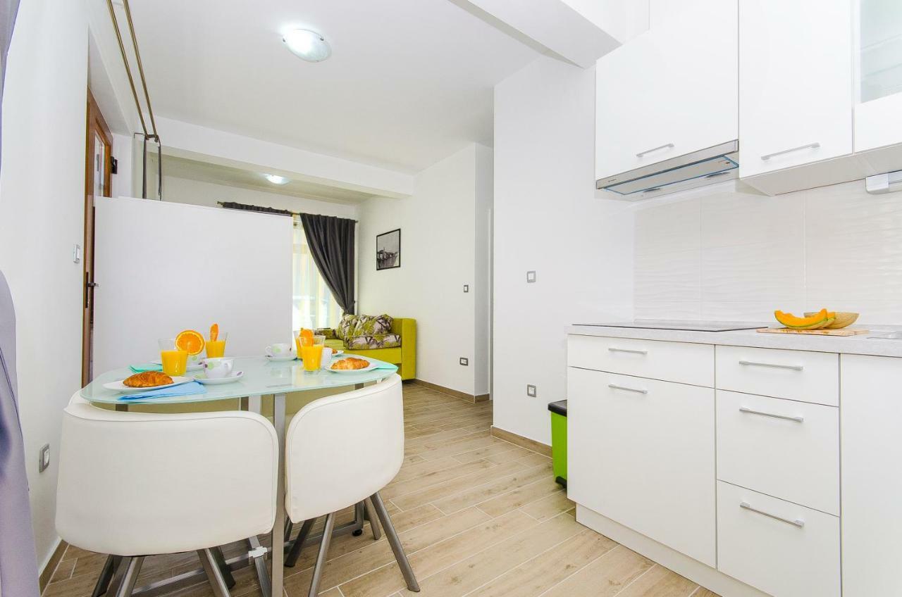Apartments Keli Kastela Bagian luar foto